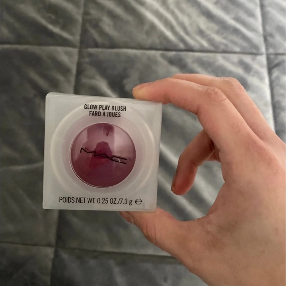 MAC glow play blush